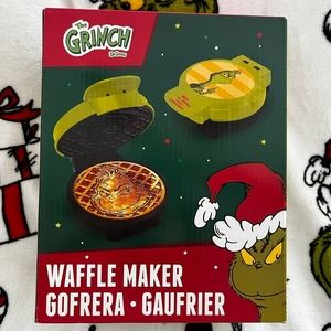 NEW The Grinch Christmas Waffle Maker. Grinch Collectibles